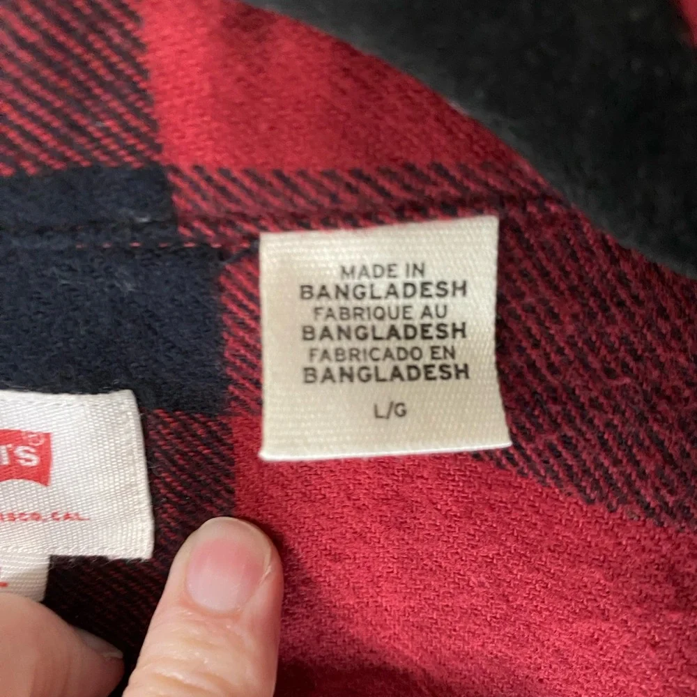 Levi’s buffalo check flannel size, large, red and black